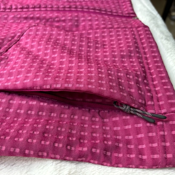 Lululemon Water-Repellent Grid Fleece Hiking Vest | Wild Berry / Sonic Pink - Picture 5 of 16